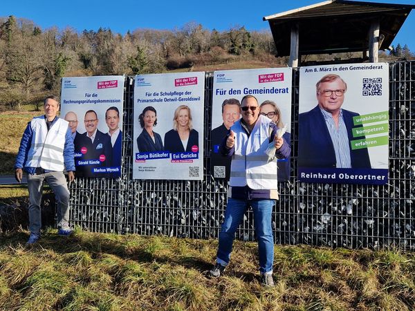 Mit vollem Eifer sind Markus Wyrsch und Gérald Künzle an der Arbeit